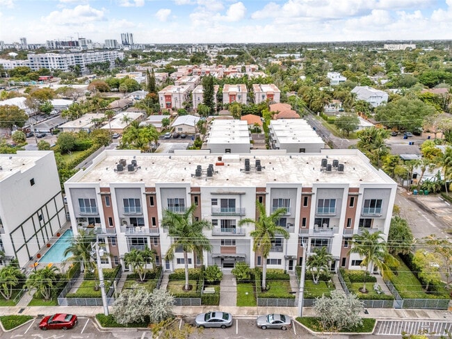 Building Photo - 1045 NE 18th Ave