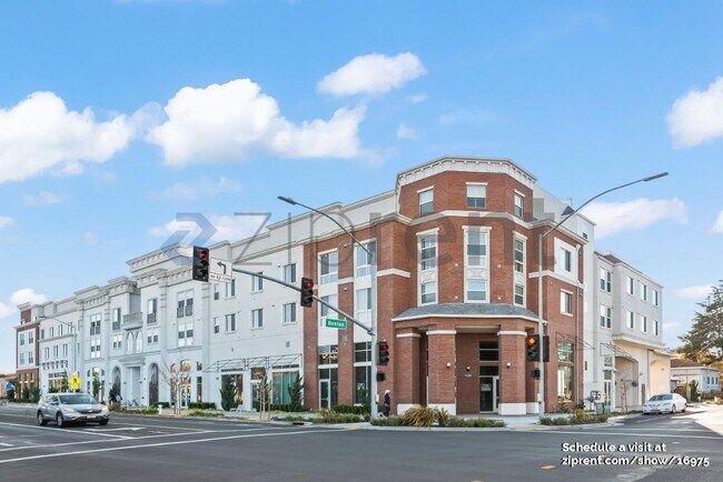 Building Photo - 1048 Monroe St