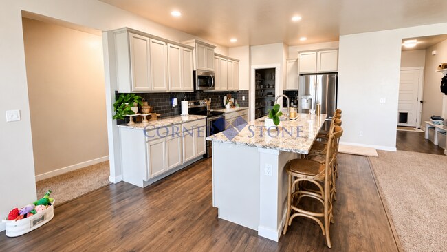 Building Photo - Spacious Family Home with 3-Car Garage & Fully Fenced Backyard in Nampa