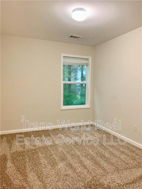 Building Photo - 2534 Winslow Ridge Dr NE
