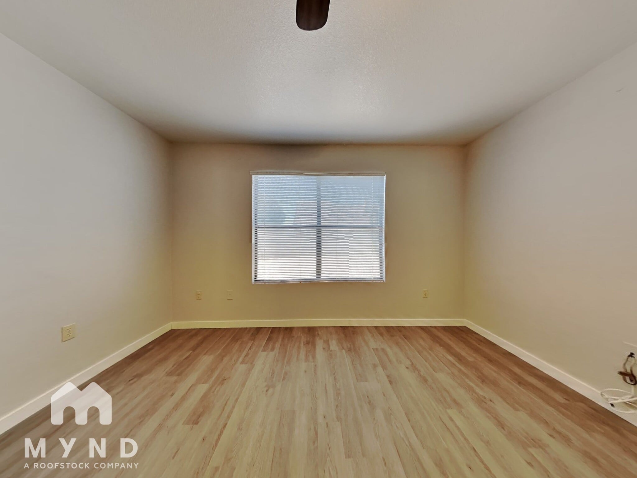 Building Photo - 634 N Quartz St