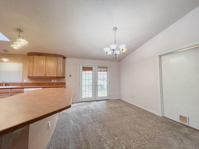 Building Photo - 3 bedroom rambler on corner lot