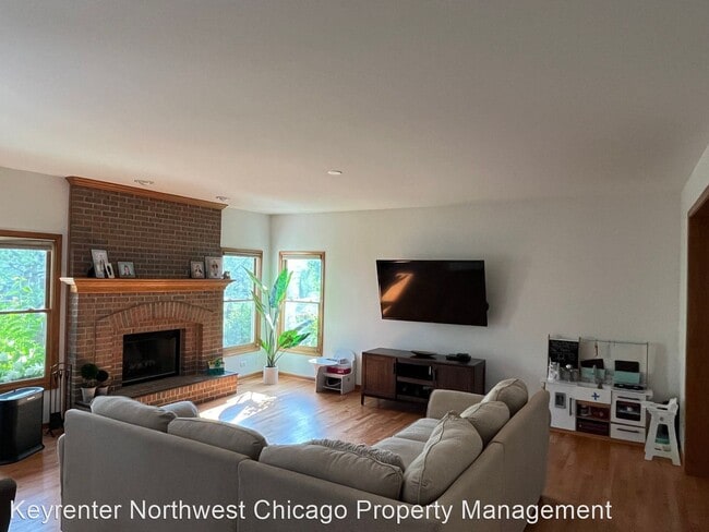 Building Photo - 5 br, 3.5 bath House - 7 W Sandstone Ct