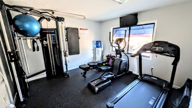 Building Photo - 2 BED 1 BATH CONDO ON SIESTA KEY **ALL UTILITIES/WIFI INCLUDED**