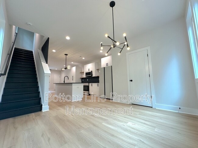 Building Photo - 1352 Briar Creek Rd