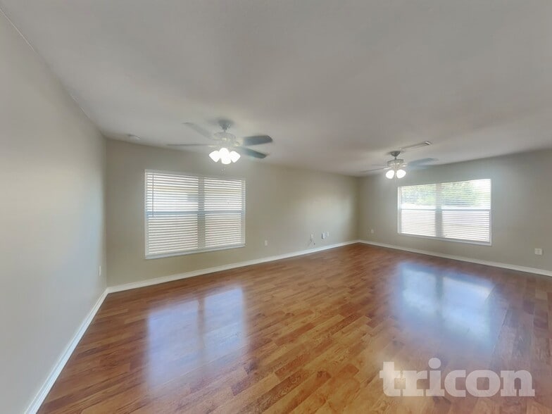 Building Photo - 7302 Lumber Port Dr