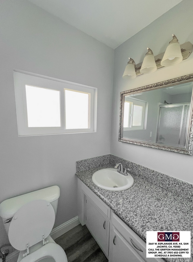 Building Photo - 3 Bedroom, 2 Bathroom House w/ Bonus Rooms...