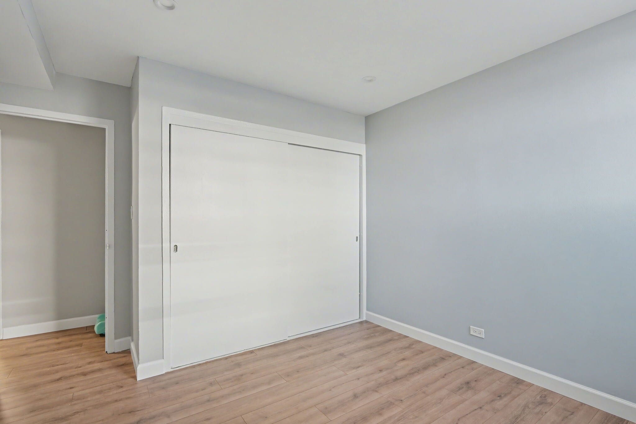 Building Photo - 3950 N Lake Shore Dr