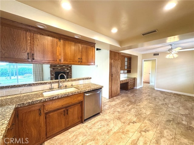 Building Photo - 320 Teasdale Dr