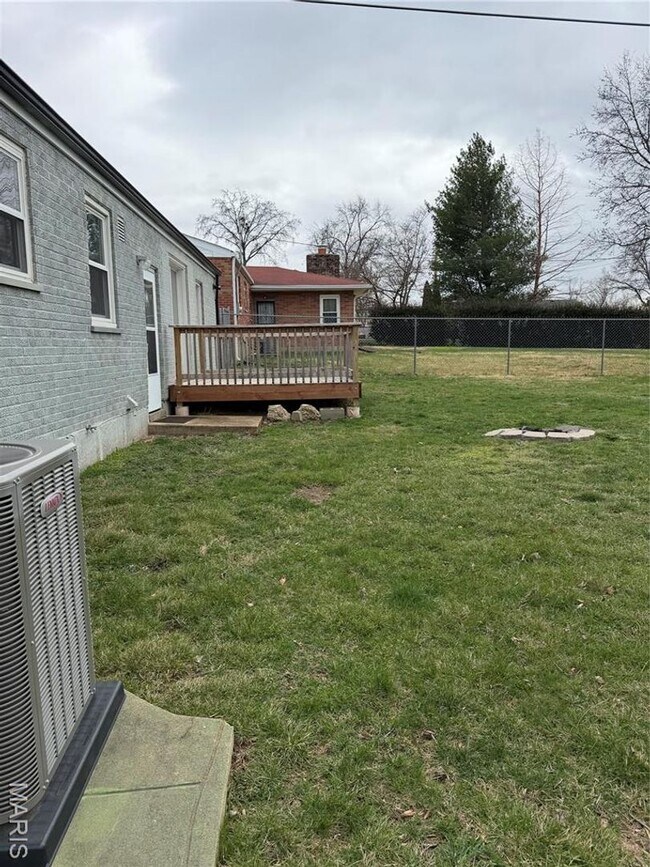 Building Photo - 1119 NORTH MCNIGHT ROAD | UNIVERSITY CITY 63132