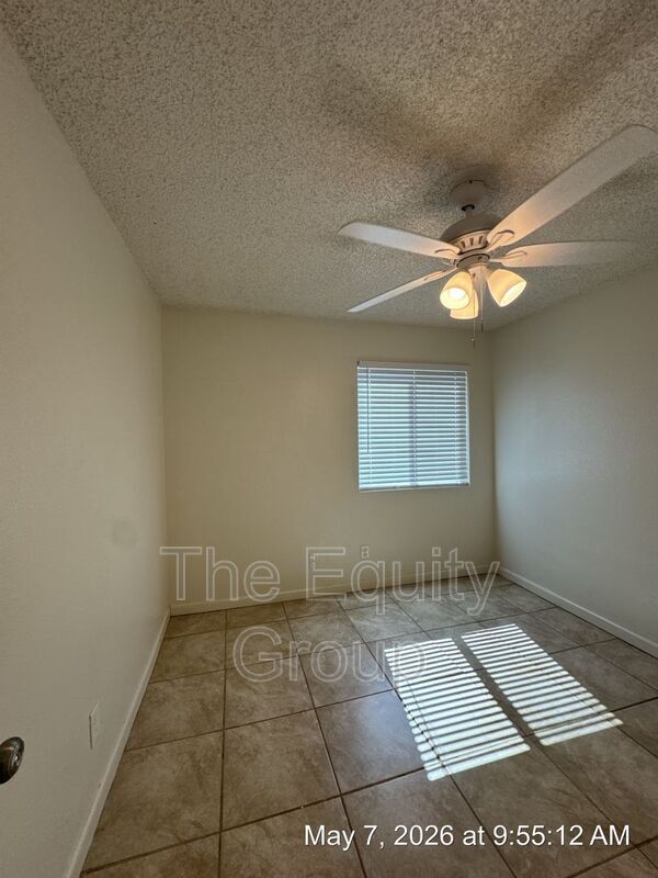 Building Photo - 806 Monarch Cir