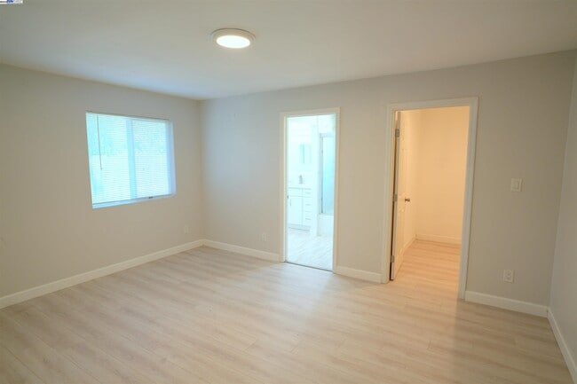 Building Photo - 3180 Watt Ave