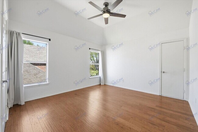 Building Photo - 2701 Stone Creek Dr