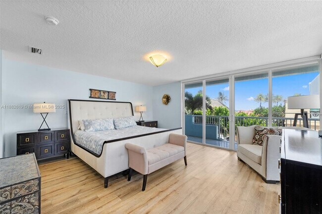 Building Photo - 311 N Surf Rd