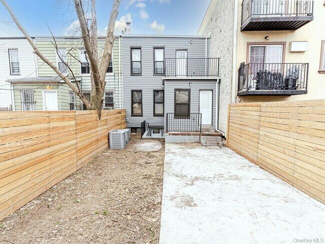 Building Photo - 282 E 38th St