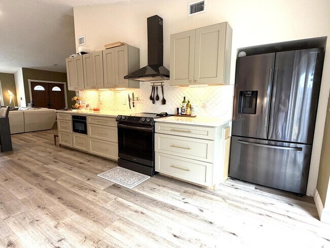 Building Photo - 4492 Brook Dr