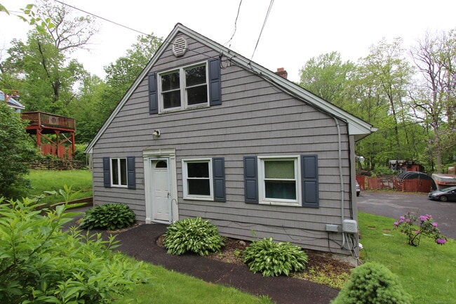 Primary Photo - 24 Brook St