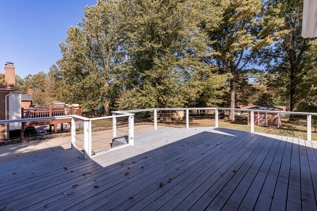 Building Photo - 1211 Meadowridge Trail