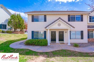 Building Photo - 2 Bedroom 2 Bathroom House Available