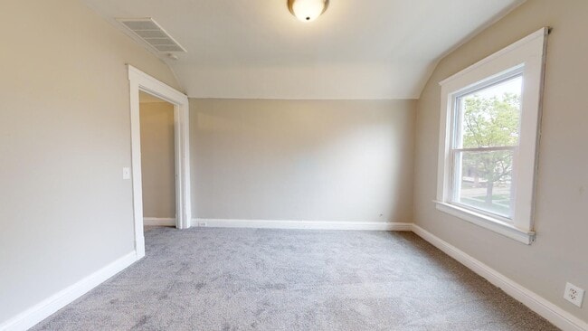 Building Photo - Old Brooklyn - 4 Bedroom Single Family Home