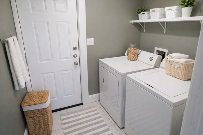 Building Photo - 1515-1517 Summit Street