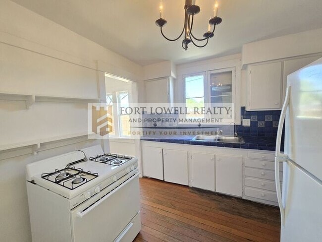 Building Photo - Charming 1 Bed / 1 Bath Near U of A & 4th Avenue