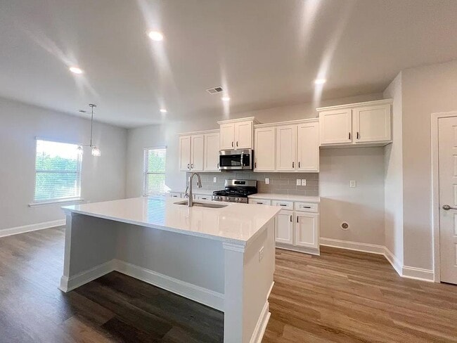 Building Photo - 335 Cypress Holw Trl