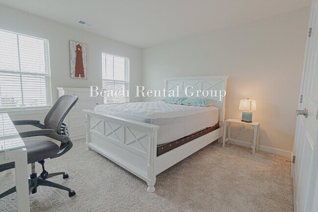 Building Photo - Furnished Townhouse in Gated Community