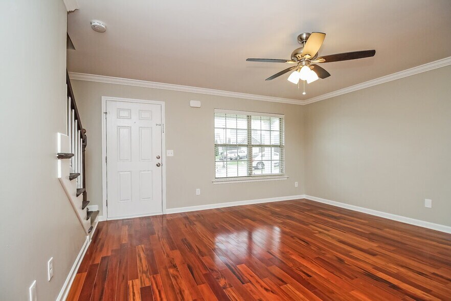 Building Photo - 3002 Aruna Ct