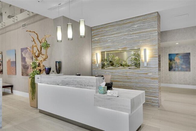 Building Photo - 2301 S Ocean Dr