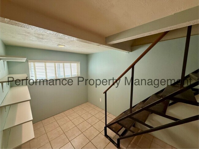 Building Photo - Gorgeous 3 Bed/2 Bath Taft Home w/ Finished Basement, 3 Car Garage & $0 Deposit Option