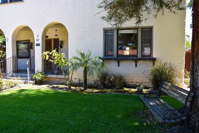 Building Photo - ~ Old Towne Orange Living 2 Story  5 Bedrooms 2 Bath