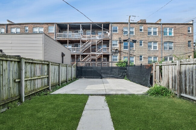 Building Photo - 6624 S University Ave