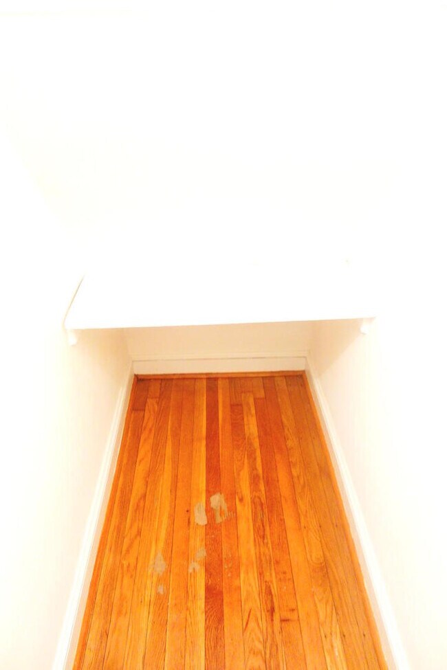 Building Photo - 8409 Greenwood Ave