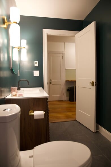 Building Photo - 4 Newport Ave