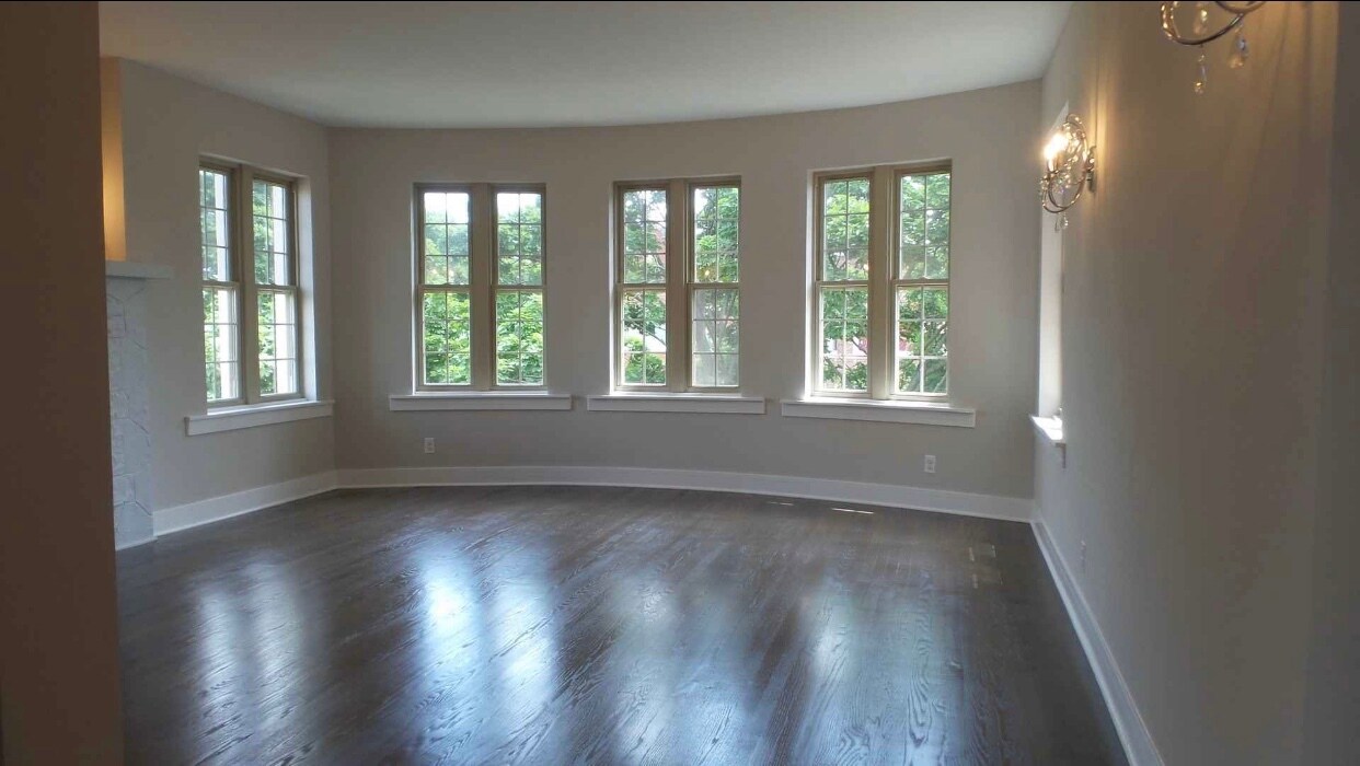 Building Photo - 8048 S Marshfield Ave