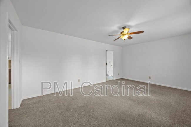 Building Photo - 2616 Redbud Dr