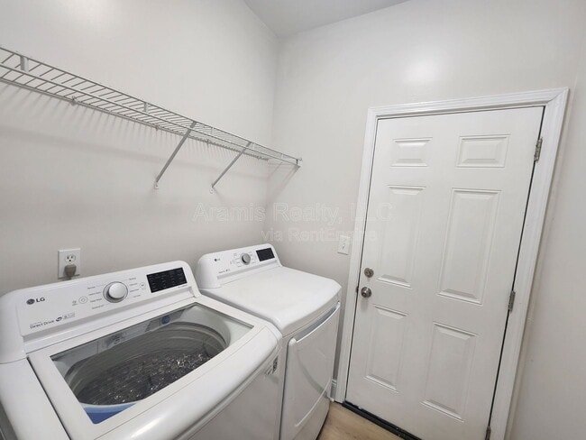 Building Photo - 75 Johnson Rd NW