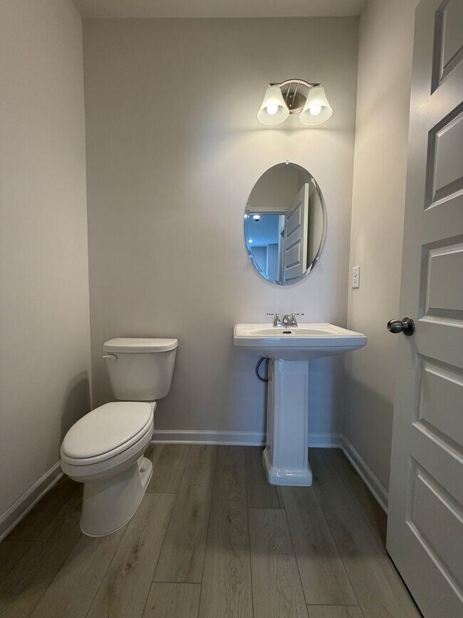 Building Photo - Brand New 4/3.5 House in West Rome- $2,195