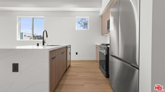 Building Photo - 10844 Peach Grove St