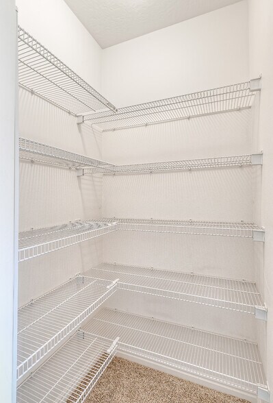 Building Photo - 5043 W Rock Butte