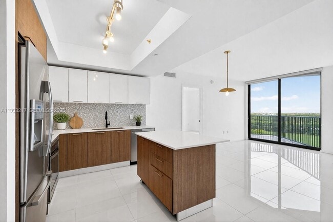 Building Photo - 5252 NW 85th Ave