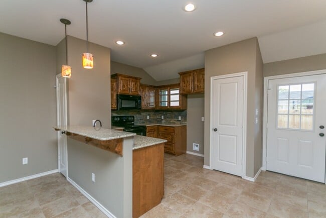 Building Photo - COMING SOON MARCH 2026!!!  NICEST IN LINDALE Single Family Home- Nearly New-Lindale ISD - 3 Bedro...