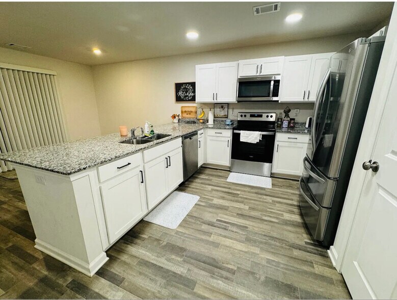 Building Photo - 126 Evonshire Blvd