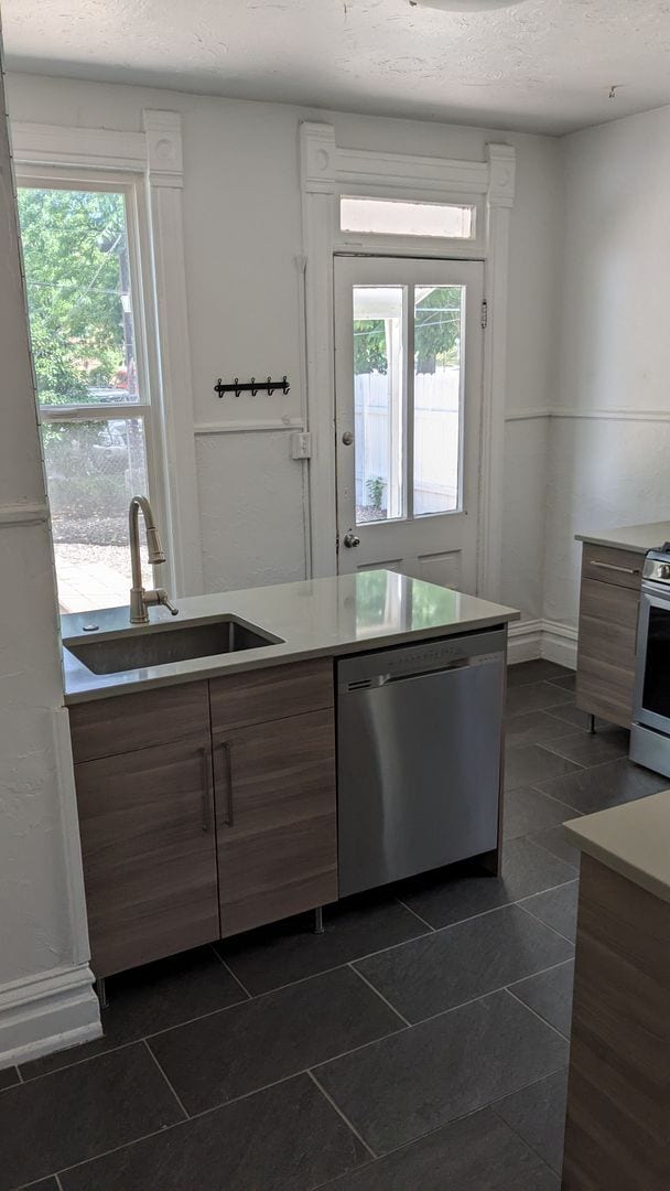 Building Photo - Modern Charm in the Heart of Salt Lake Cit...