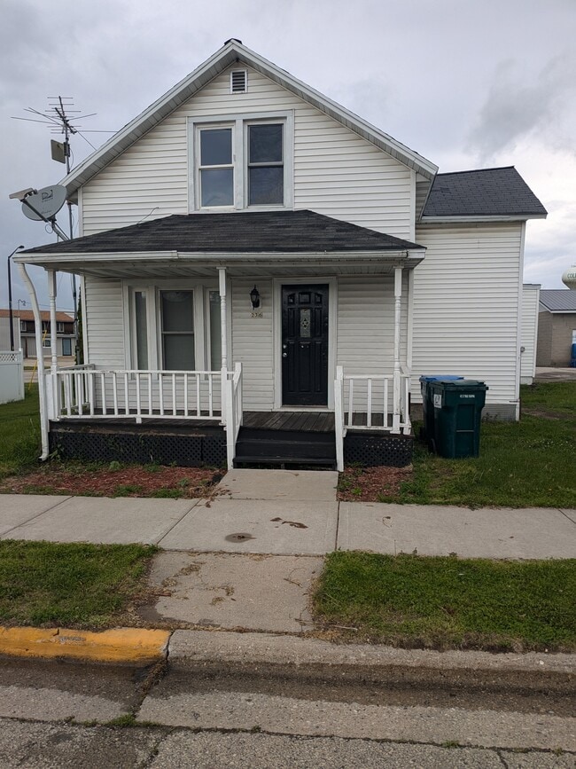 Primary Photo - 236 W Main St