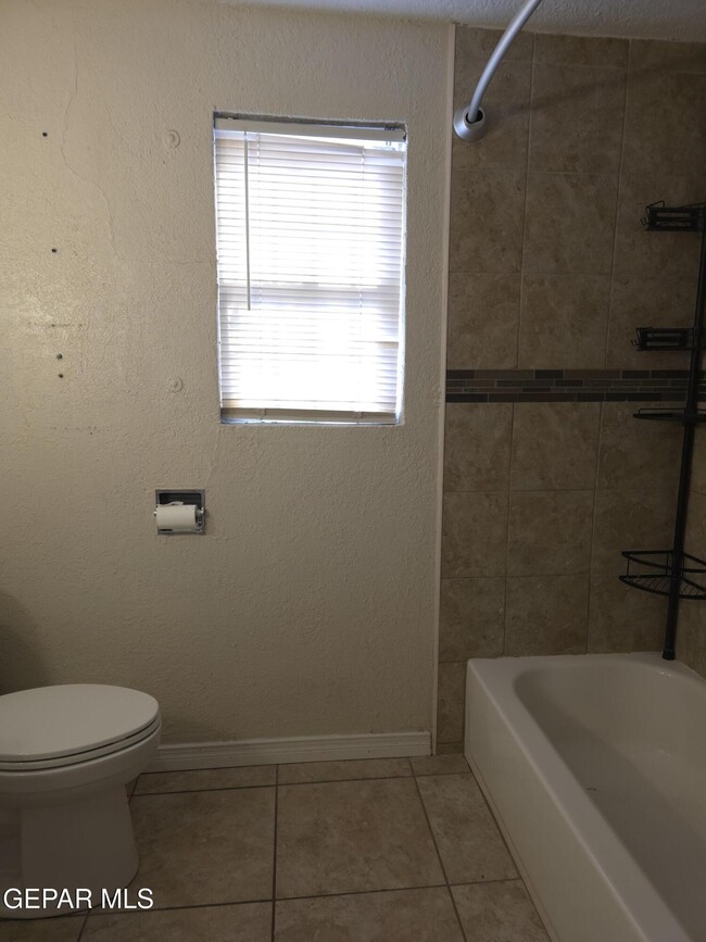 Building Photo - 7332 N Loop Dr