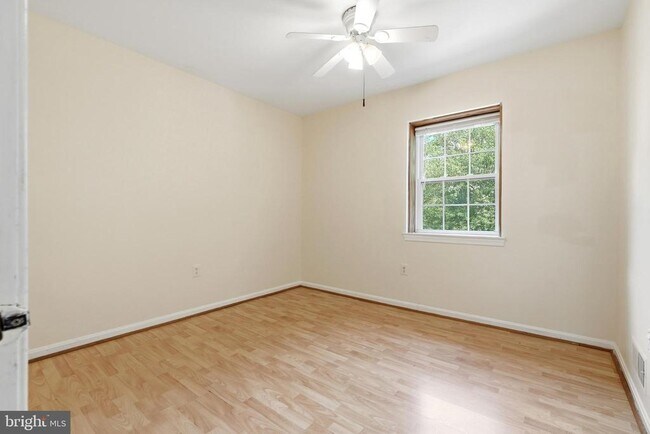 Building Photo - 8031 Sleepy View Ln