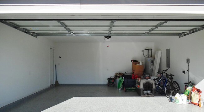 Building Photo - Spacious Greenville Home with Fenced Yard