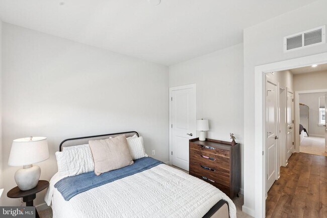 Building Photo - 1750 Blue Spruce St